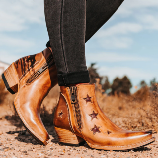 FREEBIRD | WOMEN'S WEAVER-BEIGE MULTI | STYLISH OUTLET