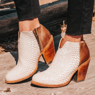 FREEBIRD | WOMEN'S DETROIT-WHITE SNAKE | STYLISH OUTLET