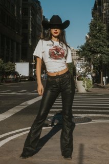 Promotion Idyllwind Women's Buck Off and Find Out Short Sleeve Graphic Tee | Ivory Promotion Idyllwind Women's Buck Off and Find Out Short Sleeve Graphic Tee | Ivory