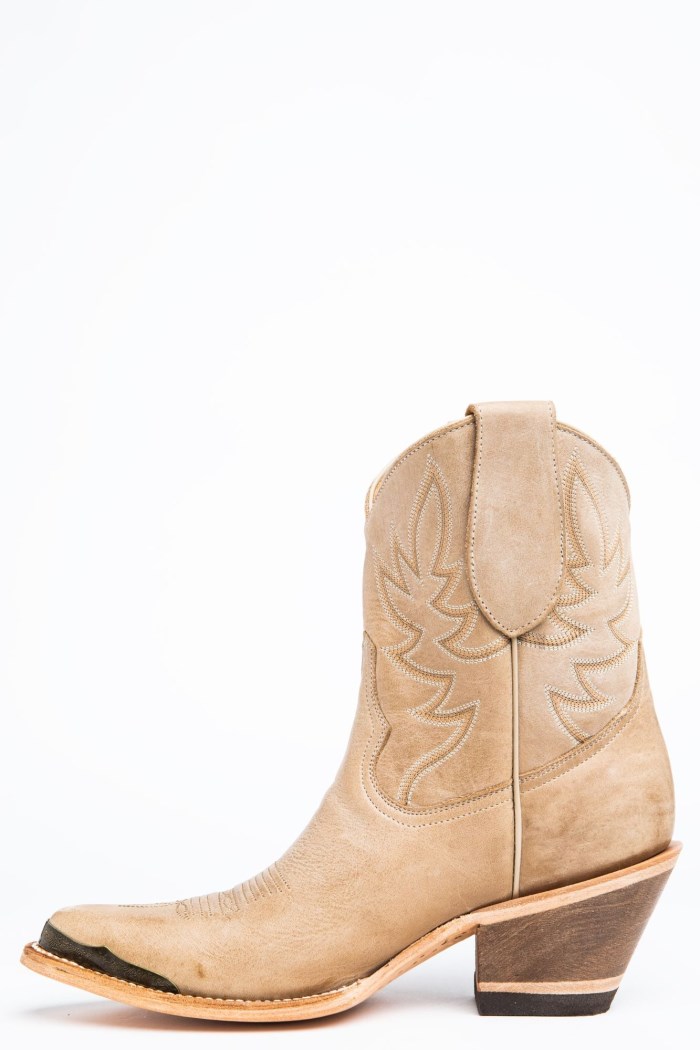 Promotion Idyllwind Women's Wheels Natural Western Booties - Round Toe | Natural