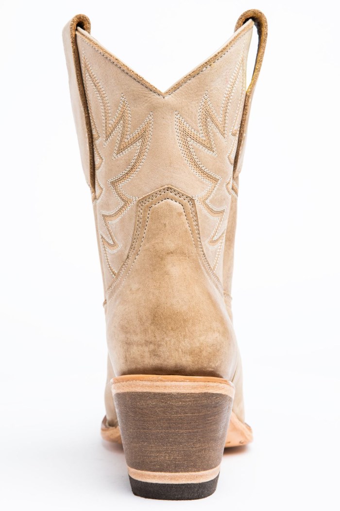 Promotion Idyllwind Women's Wheels Natural Western Booties - Round Toe | Natural