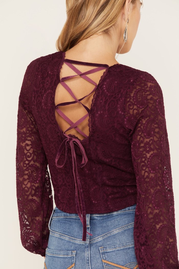 Promotion Idyllwind Women's Date Night Floral Lace Crop Top | Purple