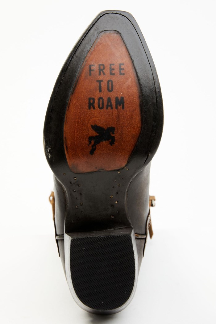 Promotion Idyllwind Women's Latigo Side Zip Distressed Tall Western Boot - Snip Toe | Brown